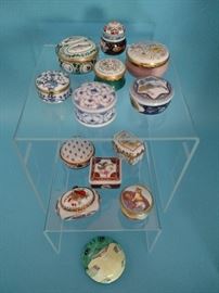 Collection of Halcyon Days, Del Prado & a vintage Kyckelhahn Imports enamel frog box