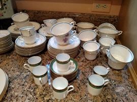 Kitchen pottery, porcelain and glassware