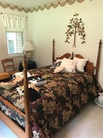 4 poster double (full size) bed