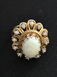 14k gold & opals ring