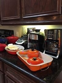 Le Cruset Bakeware, Ninja Juicer Blender, Cuisinart Juicer, Cast Iron Roaster, Round Pot