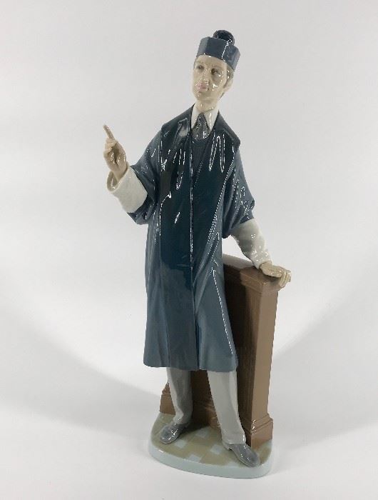 Lladro Barrister #4908    http://www.ctonlineauctions.com/detail.asp?id=734691