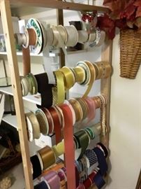 Ribbon holder....every wrapping paper person's dream!