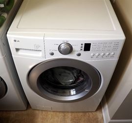 LG Super Capacity Front Load Washer Model WM2016CW/01