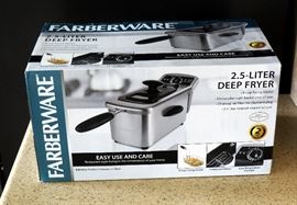 Farberware 2.5 Liter Deep Fryer New In Box