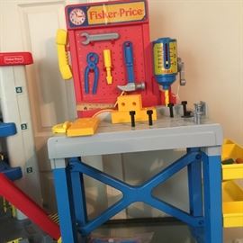Great toy tool bench,
