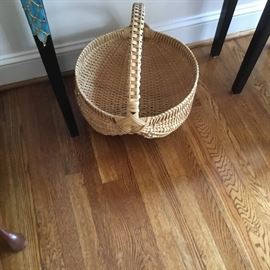 Large split oak oak egg basket