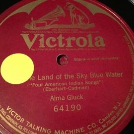 Alma Gluck on a one sided 78 Victrola recording.