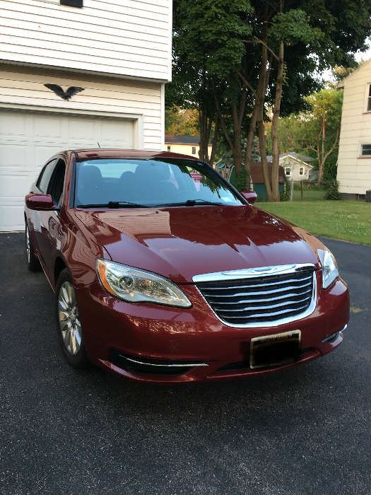 2014 Chrysler 200 - brand new front brakes and roters brand new battery - automatic car starter