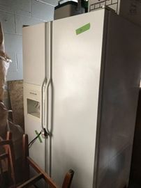 #10 Kitchen aid 25 cu sxs frig $200.00