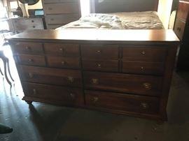 #20 Broyhill 6 drawer dresser 66x18x35 $200.00