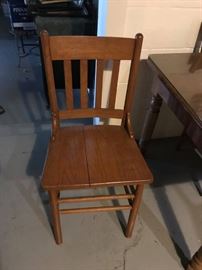 #78 oak table (adjustable height) and 3 chairs with glass top 42x34x28 $175.00