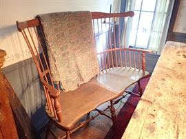 COLONIAL BOW BACK WINDSOR SETTEE