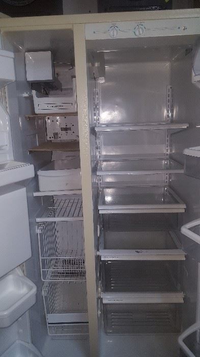 Refrigerator (Owner says the ice machine works