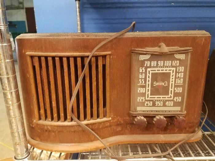Sonora vintage radio