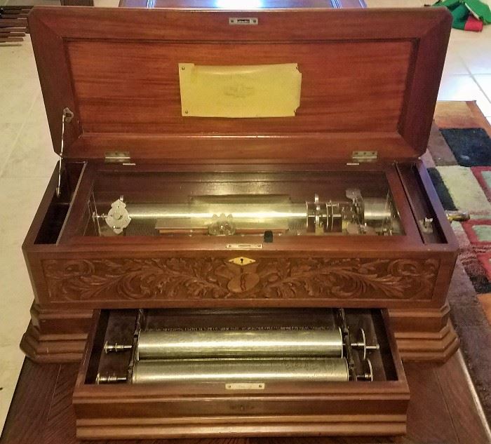 Mermod Freres swiss music box with 3 rolls - excellent condition