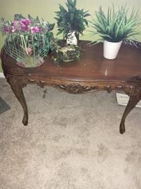 ANTIQUE SOLID WOOD COFFEE TABLE