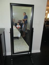 Full size standing mirror (no the beautiful children do not go with it)  :)