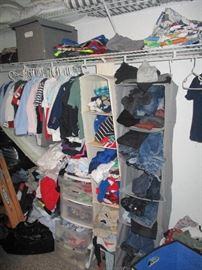 Closet full of small (From infant to 3 y/o boys clothes)