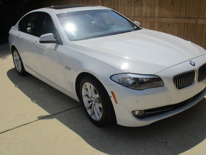 2011 BMW.. only 50,000 miles!!  Leather interior..SUPER Nice!!!!  