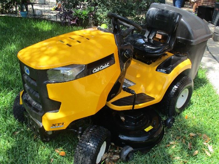 If you need to mow a large yard this will do it!  Cub Cadet 42 inch with bagger attachment!