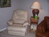 LEATHER RECLINER