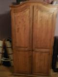 NICE PINE TELEVISION ARMOIRE