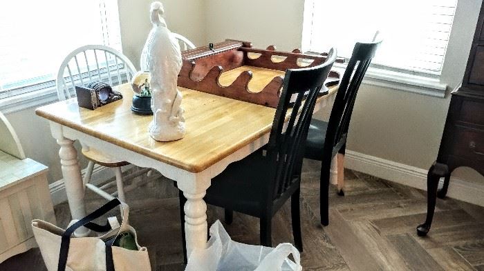 Country style table & chairs