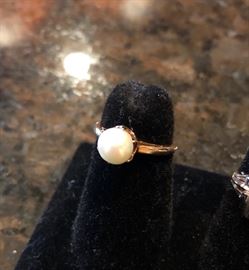10k ring with pearl