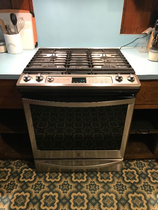 Kenmore 5.8 cu.ft. freestanding gas range with convection oven – stainless steel (model 75123, purchased in 2017)