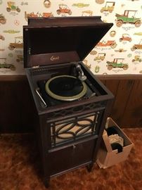 Antique Edison Diamond Disc Phonograph
