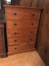 American Furniture 2-piece dresser & nightstand