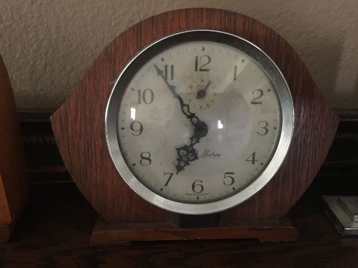 ANTIQUE CLOCK