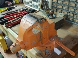Charles Parker 873 1/2 bench vise