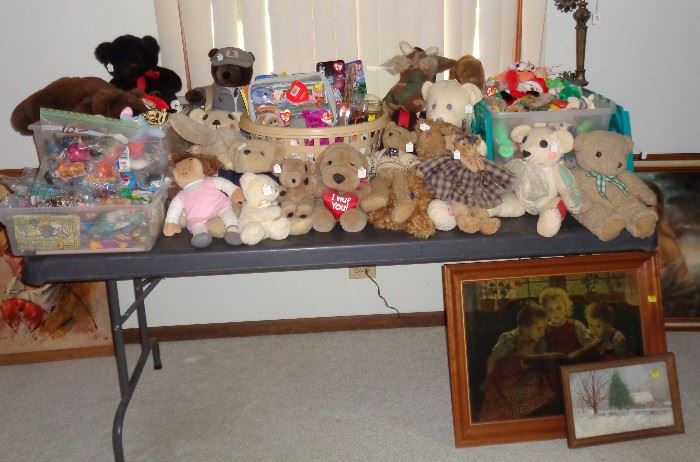 Tons of Beanie Baby's & other asst. stuffed animals