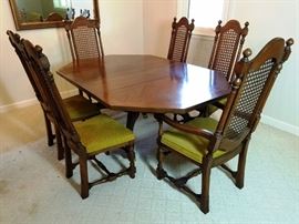 Drexel Hispania Table w/Six Chairs           http://www.ctonlineauctions.com/detail.asp?id=736115