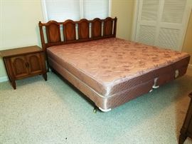 King Bed & Nightstand http://www.ctonlineauctions.com/detail.asp?id=736223