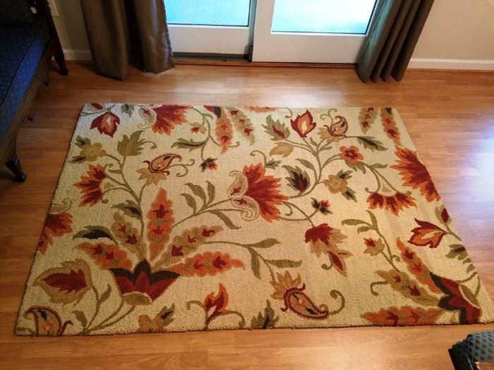 Floral & Leaf Rug:       http://www.ctonlineauctions.com/detail.asp?id=736234