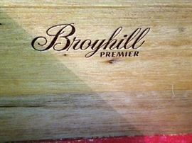 Broyhill Double Dresser with Double Mirrors:     http://www.ctonlineauctions.com/detail.asp?id=736258