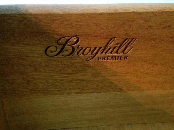 Broyhill Chest on Chest:     http://www.ctonlineauctions.com/detail.asp?id=736262