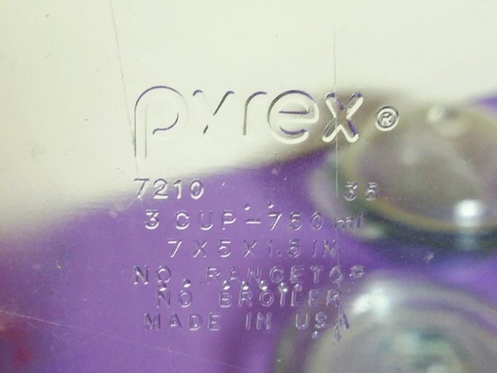 17 Piece Pyrex Bakeware           http://www.ctonlineauctions.com/detail.asp?id=736365
