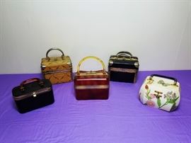 Bakelite Purse & Four More Vintage Purses: http://www.ctonlineauctions.com/detail.asp?id=736409