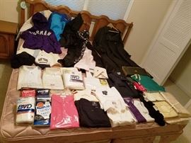 25 New/Unused Men's Items & More:    http://www.ctonlineauctions.com/detail.asp?id=736995