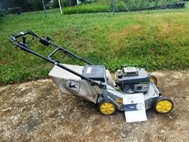 John Deere Self-Propelled Mower                 http://www.ctonlineauctions.com/detail.asp?id=737002