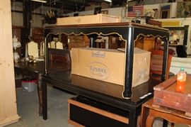Fabulous Kindle French Gilt Lacqued Dining Room Table with Leaves