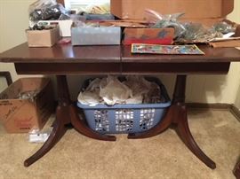 Small Duncan Phyfe table