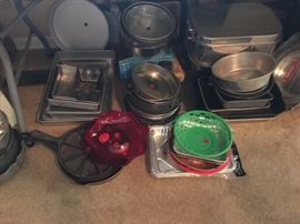 Lots of great bakeware. Some still left