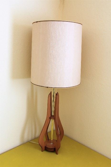 Wood base MC lamp