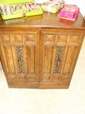 Sewing machine cabinet