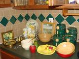 Kitchenware/dishes/appliances/cookware.
